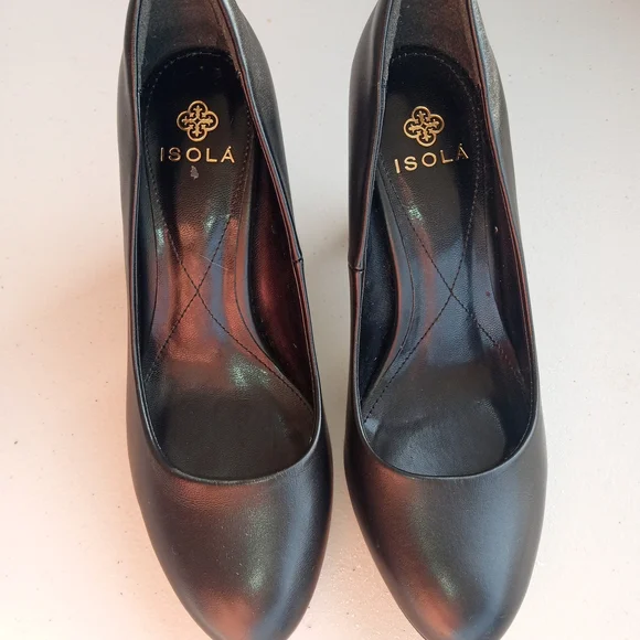 Isola Elegant Black Pumps - Picture 9 of 13